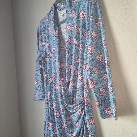 Max Studio Knee Length Wrap Blue Floral Dress Size XL - Picture 4 of 9